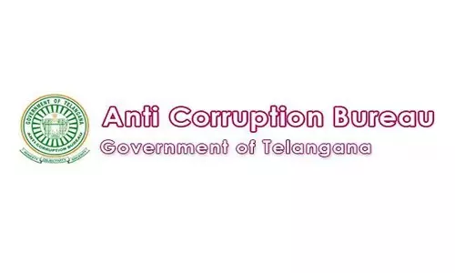 वनस्थलीपुरम के सब-रजिस्ट्रार को ACB ने 70,000 रुपये की रिश्वत लेते पकड़ा वनस्थलीपुरम के सब-रजिस्ट्रार को ACB ने 70,000 रुपये की रिश्वत लेते पकड़ा