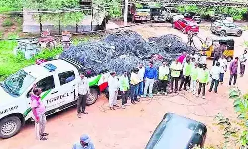 TGSPDCL केबल कट से हैदराबाद में इंटरनेट सेवा बाधित होने पर केटीआर की प्रतिक्रिया TGSPDCL केबल कट से हैदराबाद में इंटरनेट सेवा बाधित होने पर केटीआर की प्रतिक्रिया