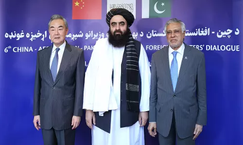 अफगानिस्तान, Pakistan और चीन ने त्रिपक्षीय बैठक में आतंकवादी समूहों के खिलाफ मजबूत सहयोग का लिया संकल्प अफगानिस्तान, Pakistan और चीन ने त्रिपक्षीय बैठक में आतंकवादी समूहों के खिलाफ मजबूत सहयोग का लिया संकल्प