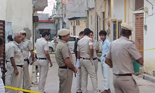 ट्रिपल मर्डर: मानसिक स्वास्थ्य से जूझ रहे बेटे ने की मां-पिता और भाई की हत्या ट्रिपल मर्डर: मानसिक स्वास्थ्य से जूझ रहे बेटे ने की मां-पिता और भाई की हत्या