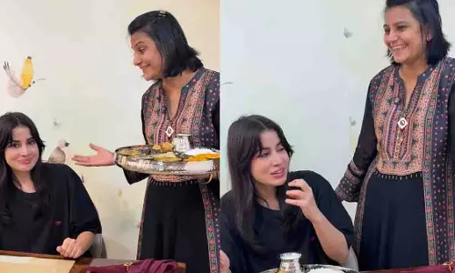 फूड व्लॉगर Chatori Rajni के साथ एक दिन बिताकर उन्हें खुश किया फूड व्लॉगर Chatori Rajni के साथ एक दिन बिताकर उन्हें खुश किया