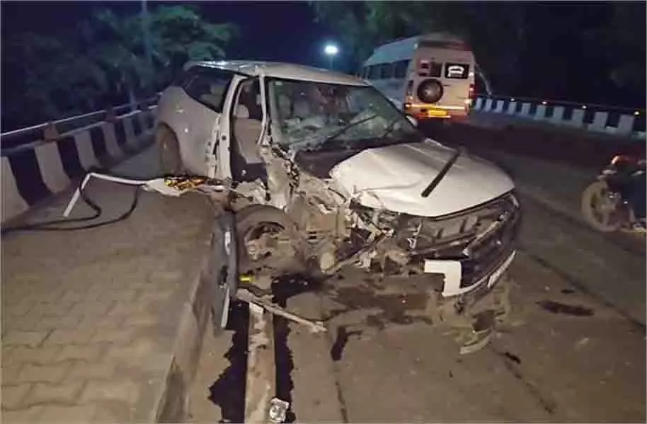 Karnal: कार व ट्रैक्टर ट्राली में भिड़त,एक व्यक्ति घायल Karnal: कार व ट्रैक्टर ट्राली में भिड़त,एक व्यक्ति घायल