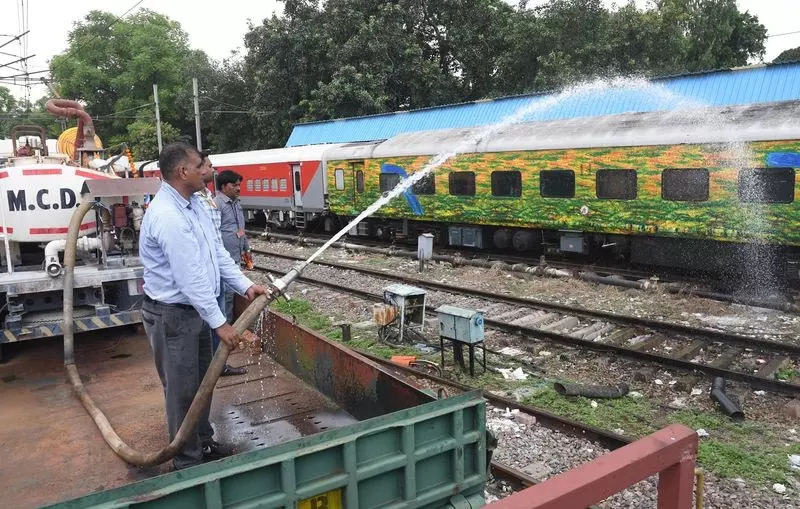 MCD ने मच्छर जनित बीमारियों से निपटने के लिए ‘मच्छर टर्मिनेटर ट्रेन’ शुरू की MCD ने मच्छर जनित बीमारियों से निपटने के लिए ‘मच्छर टर्मिनेटर ट्रेन’ शुरू की