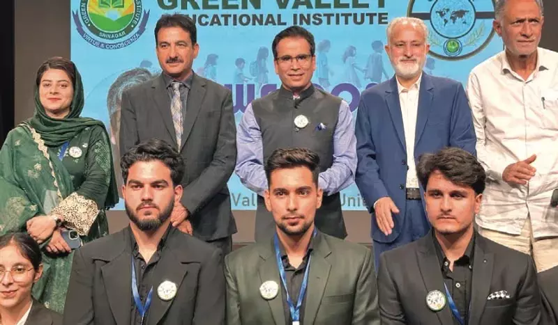 सरकार जम्मू-कश्मीर में शिक्षा में बदलाव के लिए प्रतिबद्ध: तनवीर सादिक सरकार जम्मू-कश्मीर में शिक्षा में बदलाव के लिए प्रतिबद्ध: तनवीर सादिक