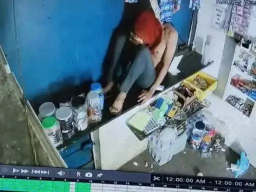 डेली नीड्स की दुकान में चोरी, बाइक और साइकिल भी ले उड़े चोर डेली नीड्स की दुकान में चोरी, बाइक और साइकिल भी ले उड़े चोर