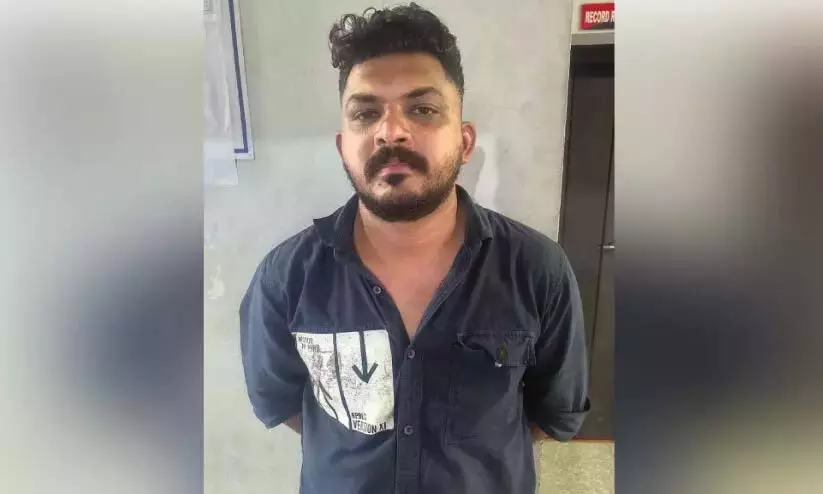 अस्पताल का कचरा खदान में फेंका गया: एक गिरफ्तार अस्पताल का कचरा खदान में फेंका गया: एक गिरफ्तार