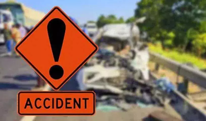 Jagtial में हॉस्टल में रहने से बचने के लिए पांचवीं कक्षा के छात्र ने की आत्महत्या की कोशिश Jagtial में हॉस्टल में रहने से बचने के लिए पांचवीं कक्षा के छात्र ने की आत्महत्या की कोशिश