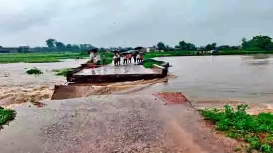 Jharkhand: भारी बारिश से 5 लोगों की मौत, एक लापता Jharkhand: भारी बारिश से 5 लोगों की मौत, एक लापता
