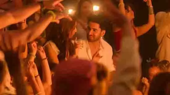 Badli Si Hawa Hai: आर्यन खान के रोमांस ने जीता दिल Badli Si Hawa Hai: आर्यन खान के रोमांस ने जीता दिल