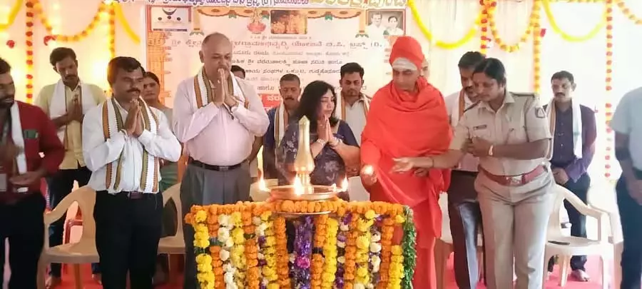 धर्म के आधार पर महिला सशक्तिकरण: Sadashiv Swamiji धर्म के आधार पर महिला सशक्तिकरण: Sadashiv Swamiji