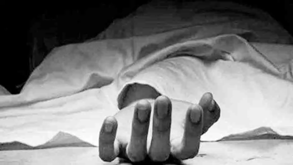Balasore: अंधविश्वास के चलते युवक का शव 26 घंटे लावारिस पड़ा Balasore: अंधविश्वास के चलते युवक का शव 26 घंटे लावारिस पड़ा