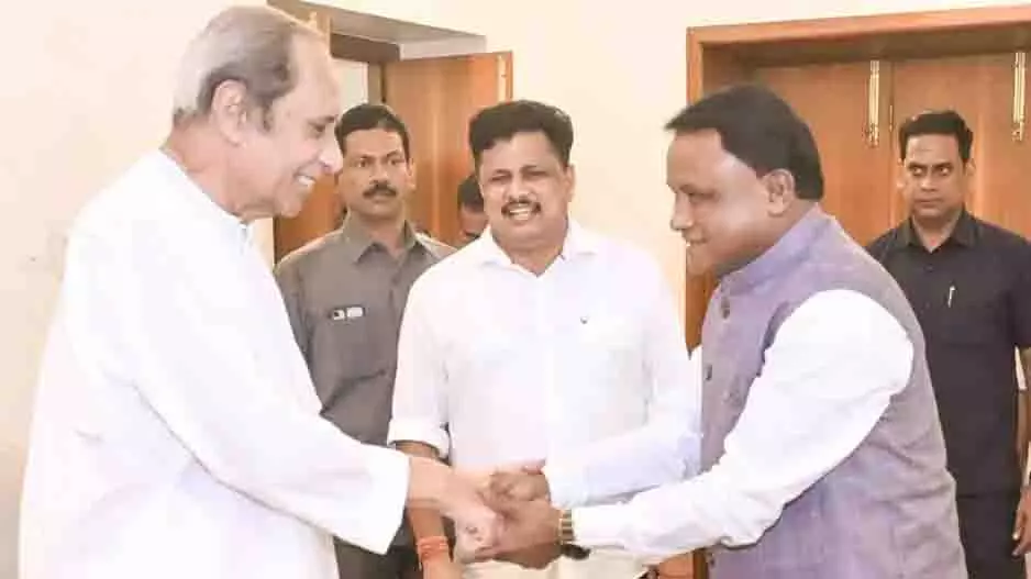 CM मोहन माझी ने नवीन पटनायक से स्वास्थ्य पूछताछ की CM मोहन माझी ने नवीन पटनायक से स्वास्थ्य पूछताछ की