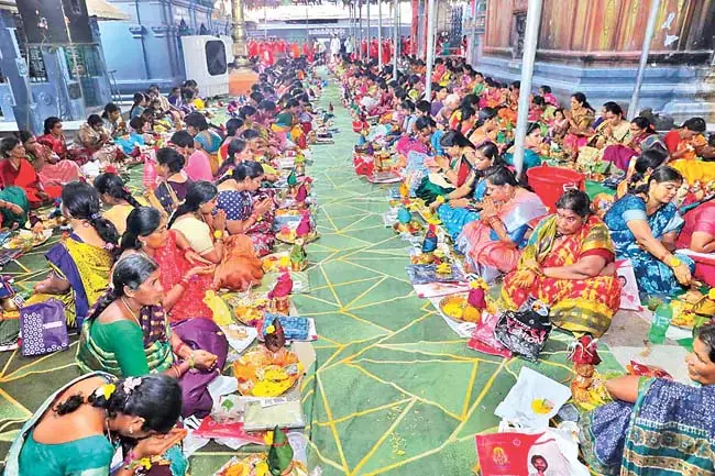 Andhra : पवन कल्याण ने 14 हज़ार लोगों को साड़ियाँ भेजीं Andhra : पवन कल्याण ने 14 हज़ार लोगों को साड़ियाँ भेजीं