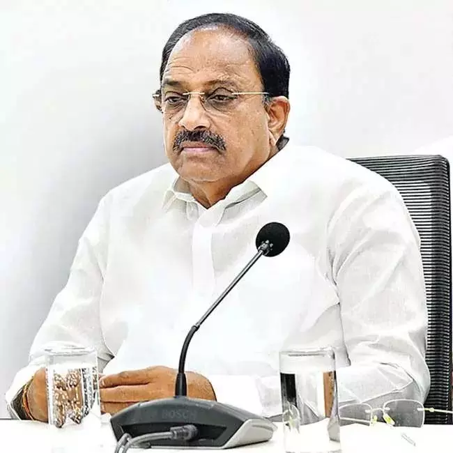 इस महीने के अंत तक 37,877 मीट्रिक टन यूरिया: मंत्री थुम्मला इस महीने के अंत तक 37,877 मीट्रिक टन यूरिया: मंत्री थुम्मला