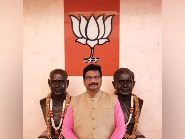 विजय विचारधारा से रहित: भाजपा के ANS प्रसाद ने TVK प्रमुख को राजनीतिक अभिनेता कहा विजय विचारधारा से रहित: भाजपा के ANS प्रसाद ने TVK प्रमुख को राजनीतिक अभिनेता कहा