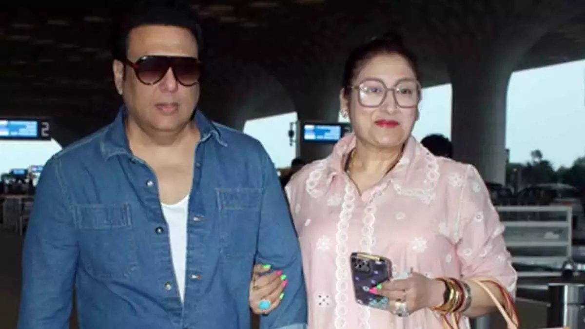 Govinda -सुनीता तलाक: अभिनेता के मैनेजर का कहना है कि यह खबर किसी बेवकूफ ने है फैलाई Govinda -सुनीता तलाक: अभिनेता के मैनेजर का कहना है कि यह खबर किसी बेवकूफ ने है फैलाई