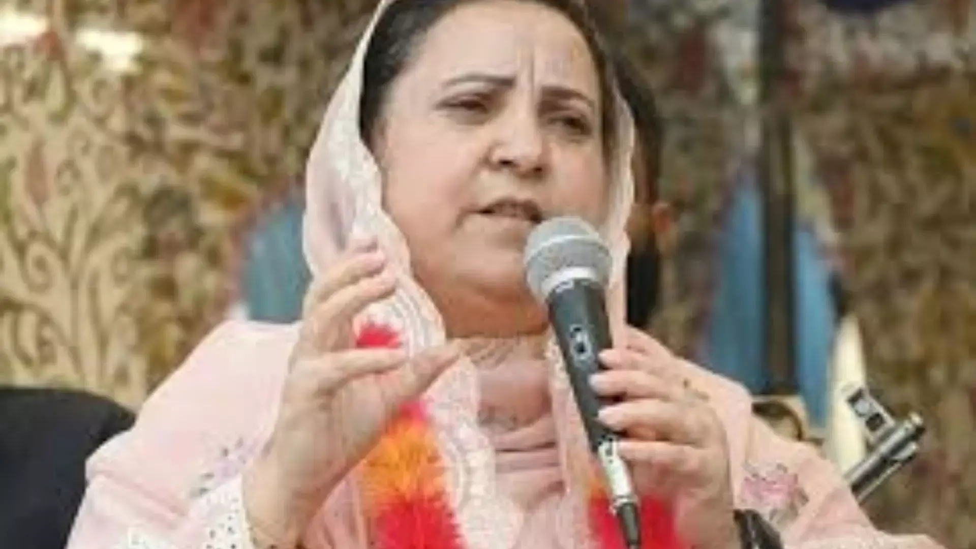 Srinagar: उपायुक्तों को स्कूलों का चार्ज देने का आदेश गलत प्रचार: सकीना इटू Srinagar: उपायुक्तों को स्कूलों का चार्ज देने का आदेश गलत प्रचार: सकीना इटू