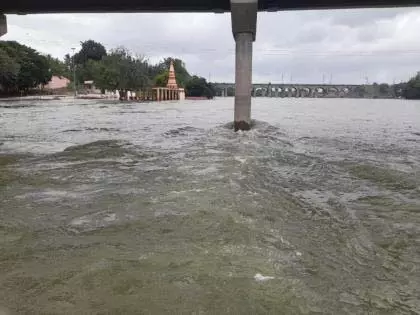 Nira river से सटे इलाके बाढ़ प्रभावित, कई गांवों के लिए अलर्ट जारी Nira river से सटे इलाके बाढ़ प्रभावित, कई गांवों के लिए अलर्ट जारी