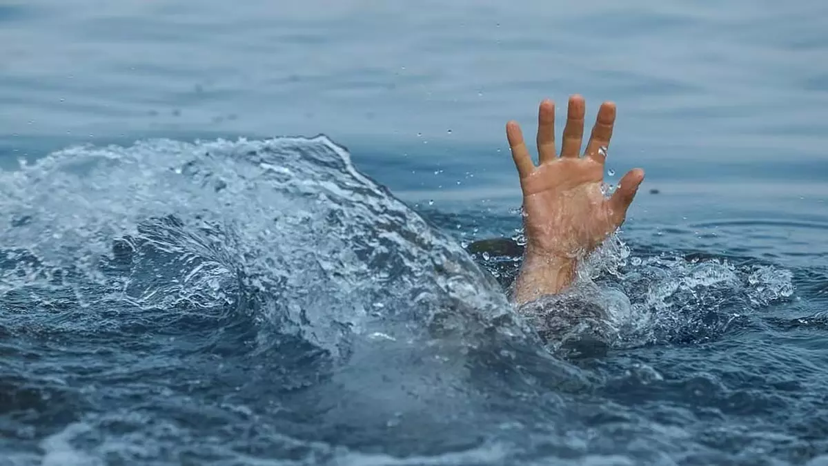 सतना में बबराजा झरने पर पिकनिक के दौरान दो युवकों की डूबकर मौत सतना में बबराजा झरने पर पिकनिक के दौरान दो युवकों की डूबकर मौत