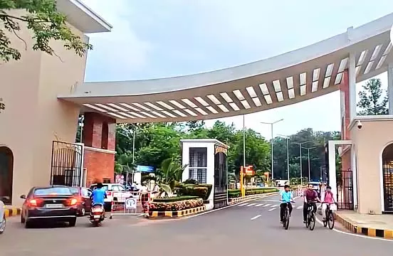 IIT Kharagpur ने छात्र के ट्रेन से लापता होने पर बात की IIT Kharagpur ने छात्र के ट्रेन से लापता होने पर बात की