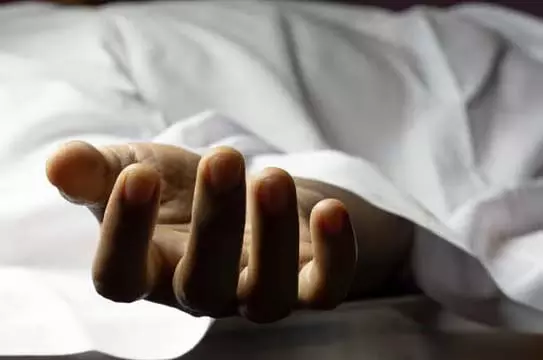 Kolkata में रहस्यमयी मौत: बुजुर्ग महिला खून से लथपथ मिली Kolkata में रहस्यमयी मौत: बुजुर्ग महिला खून से लथपथ मिली