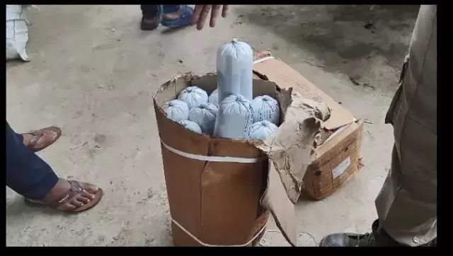 Odisha: बालासोर में बड़े पैमाने पर विस्फोटक जब्त Odisha: बालासोर में बड़े पैमाने पर विस्फोटक जब्त