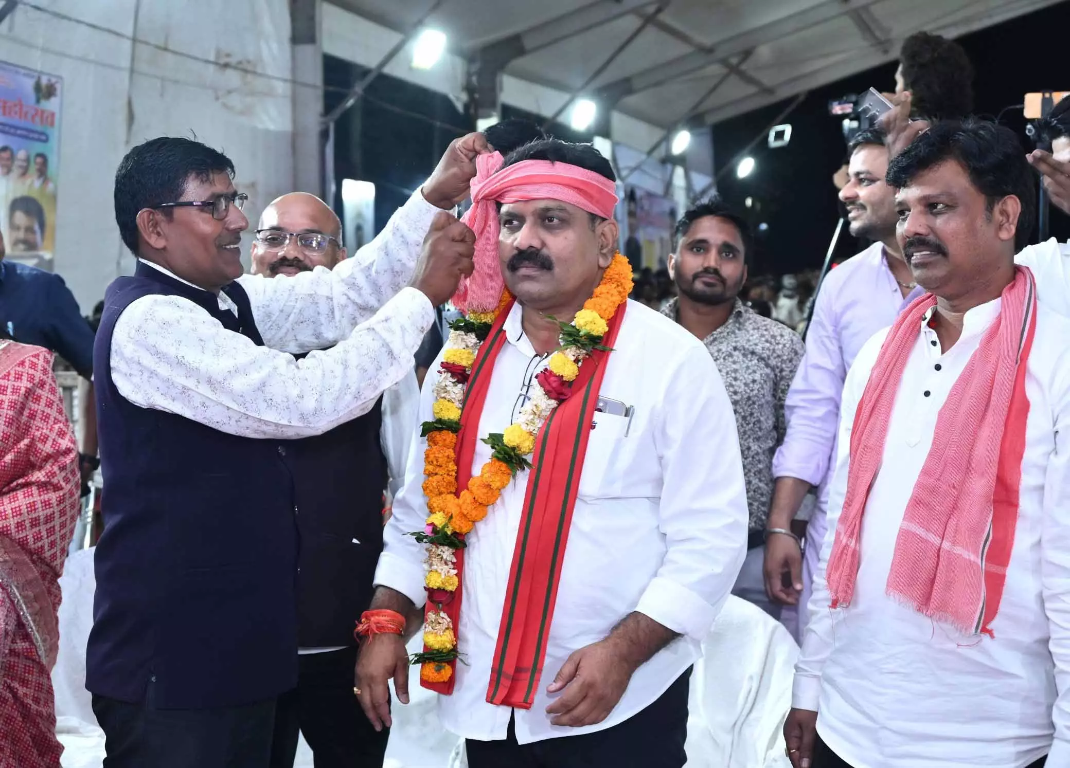 उपमुख्यमंत्री विजय शर्मा ने दुर्ग के मड़ियापार में किया पोला महोत्सव में शामिल उपमुख्यमंत्री विजय शर्मा ने दुर्ग के मड़ियापार में किया पोला महोत्सव में शामिल