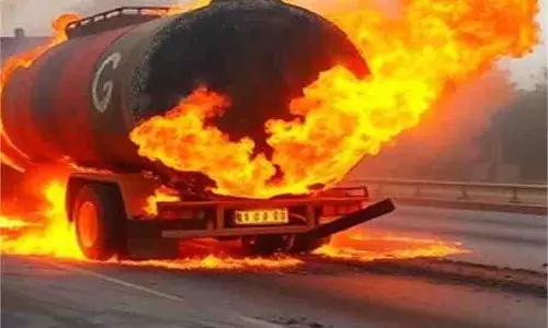Jalandhar: गैस टैंकर में Blast, पूरा गांव आया चपेट में Jalandhar: गैस टैंकर में Blast, पूरा गांव आया चपेट में