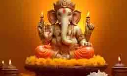 Ganesh Chaturthi 2025: गणेश पूजन में क्यों चढ़ाए जाते हैं 21 पत्ते, जानिए पूरी सूची और महत्व