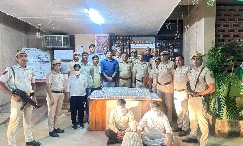 CBI अधिकारी बनकर गिरोह ने व्यापारी से 2.5 करोड़ रुपये लूटे CBI अधिकारी बनकर गिरोह ने व्यापारी से 2.5 करोड़ रुपये लूटे