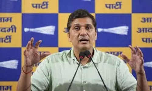 आप का प्रदर्शन: भाजपा विधायक पर एफआईआर की मांग