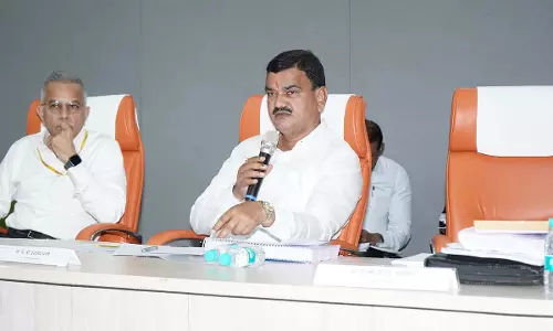 Maharashtra : कृषि मंत्री ने पहली समीक्षा बैठक की, किसान कॉल सेंटर की घोषणा की Maharashtra : कृषि मंत्री ने पहली समीक्षा बैठक की, किसान कॉल सेंटर की घोषणा की