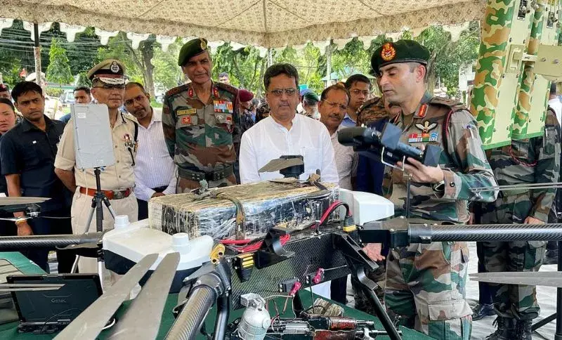Assam राइफल्स ने त्रिपुरा में आतंकवाद निरोध के लिए ड्रोन तकनीक का प्रदर्शन किया Assam राइफल्स ने त्रिपुरा में आतंकवाद निरोध के लिए ड्रोन तकनीक का प्रदर्शन किया