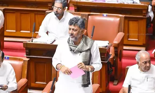 शहर में 10,000 गड्ढे हैं, जिनमें से 5,377 को बंद कर दिया गया है: DCM DK Shivakumar शहर में 10,000 गड्ढे हैं, जिनमें से 5,377 को बंद कर दिया गया है: DCM DK Shivakumar