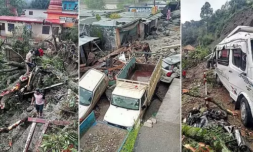 उत्तराखंड में भारी बारिश: चमोली में भारी बाढ़, दो लापता उत्तराखंड में भारी बारिश: चमोली में भारी बाढ़, दो लापता