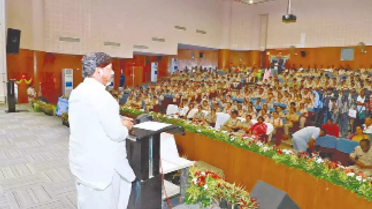 Telangana :  भट्टी ने पुलिस विभाग में लैंगिक भेदभाव को जड़ से खत्म करने का आह्वान किया