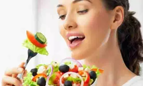 Beauty tips: बढ़ती उम्र और दाग-धब्बों को कैसे रखें दूर Beauty tips: बढ़ती उम्र और दाग-धब्बों को कैसे रखें दूर