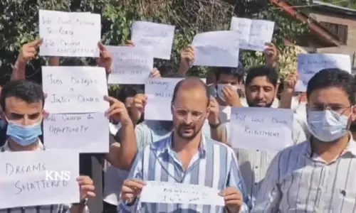 बेरोजगार दंत चिकित्सकों ने सरकार की उपेक्षा पर निराशा व्यक्त की बेरोजगार दंत चिकित्सकों ने सरकार की उपेक्षा पर निराशा व्यक्त की