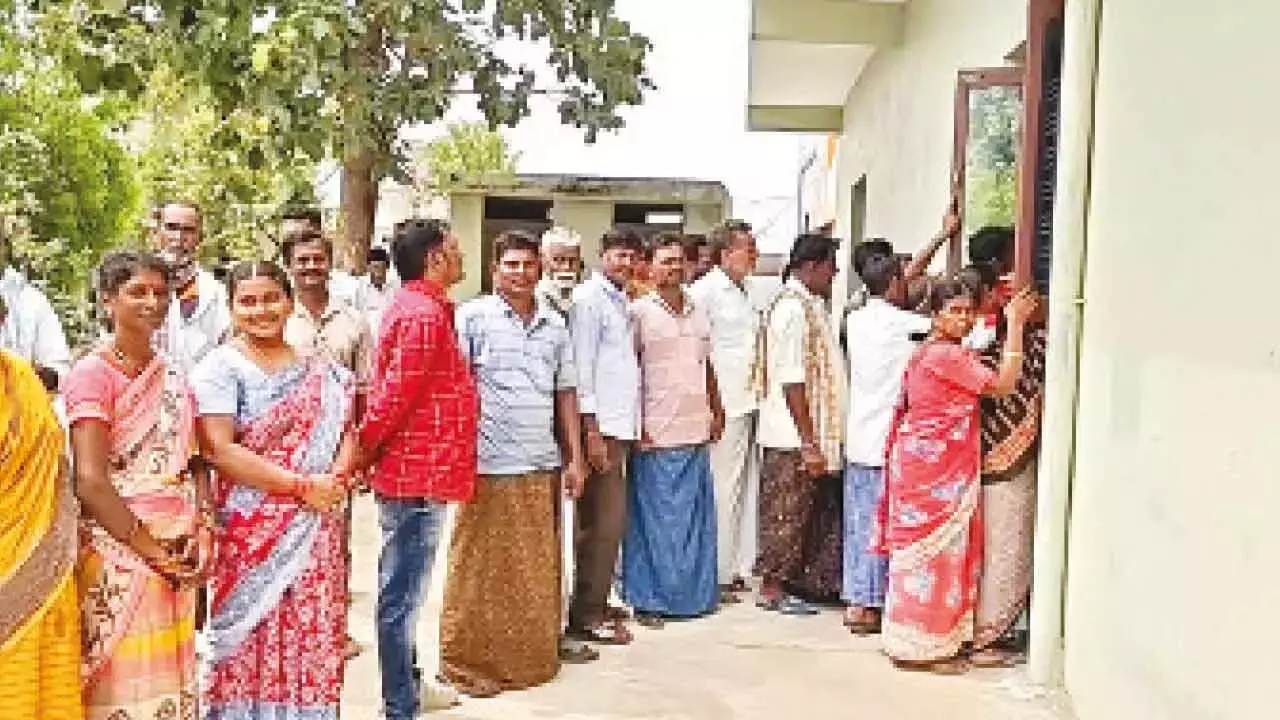 Telangana : कोडाड के किसान खाली हाथ लौटे Telangana : कोडाड के किसान खाली हाथ लौटे