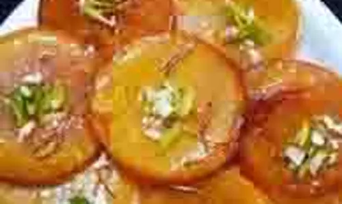 Kesar Malpua Recipe: इस तीज मीठे में बनाएं केसर मालपुआ Kesar Malpua Recipe: इस तीज मीठे में बनाएं केसर मालपुआ