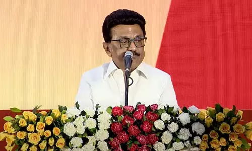 केंद्र सरकार धन मुहैया कराए बिना संकीर्ण राजनीतिक विचारों से काम कर रही है: CM केंद्र सरकार धन मुहैया कराए बिना संकीर्ण राजनीतिक विचारों से काम कर रही है: CM