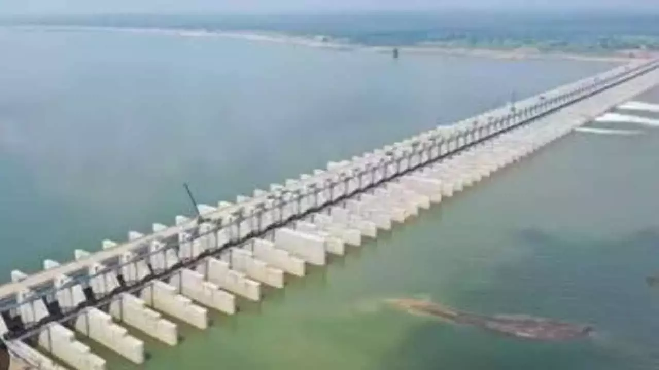 Telangana : सरकार ने तुम्मिडीहट्टी बैराज की योजना को गति दी Telangana : सरकार ने तुम्मिडीहट्टी बैराज की योजना को गति दी