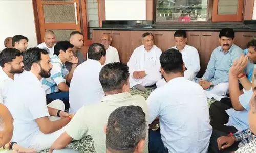 सत शर्मा ने जम्मू में किश्तवाड़ बादल फटने से प्रभावित परिवारों से मुलाकात की