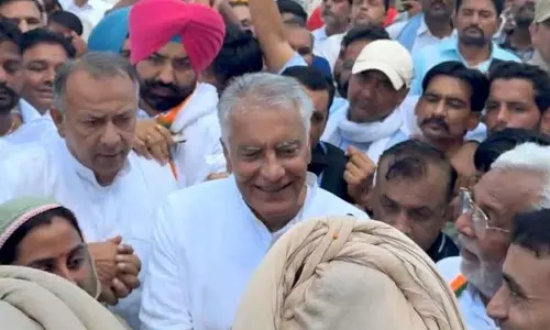CM Bhagwant Mann को चुनौती देने के एक दिन बाद अबोहर में विरोध प्रदर्शन का नेतृत्व कर रहे