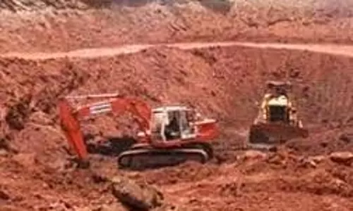 कालाहांडी में स्थानीय लोगों ने बॉक्साइट खदानें खोलने की मांग की