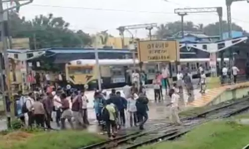 Tambaram में इलेक्ट्रिक ट्रेन की टक्कर में युवक घायल