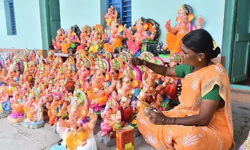 Haveri : गणेश प्रतिमाओं की बिक्री में तेजी