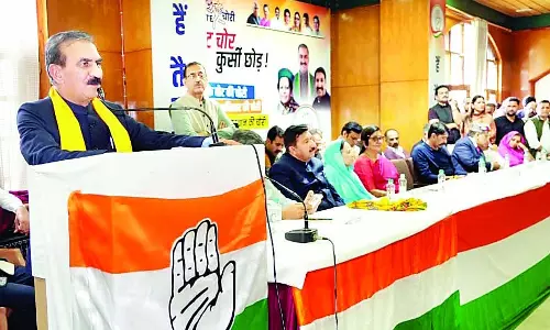 मतदाताओं के अधिकार की लड़ाई लड़ रहे राहुल