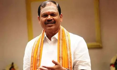 अभिनेता विजय डीएमके के मुखपत्र हैं: Arjun Sampath अभिनेता विजय डीएमके के मुखपत्र हैं: Arjun Sampath
