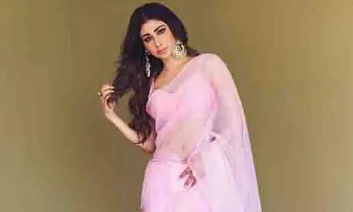 Mouni Roy: ट्रोलर्स को दिया करारा जवाब, कहा- बेहतर सर्जन चुनो